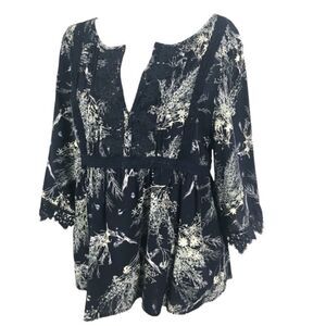 Hazel Lace Trim Boho Chic Bird Print Blouse Top Blue hi-lo hem Women’s Medium
